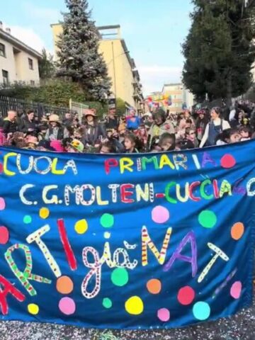 Carnevale a Cantù seconda sfilata 08.02.2026 - frame at 2m55s